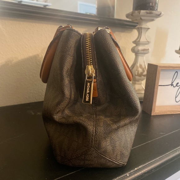 Michael Kors Signature Medium Tote - Picture 2 of 12
